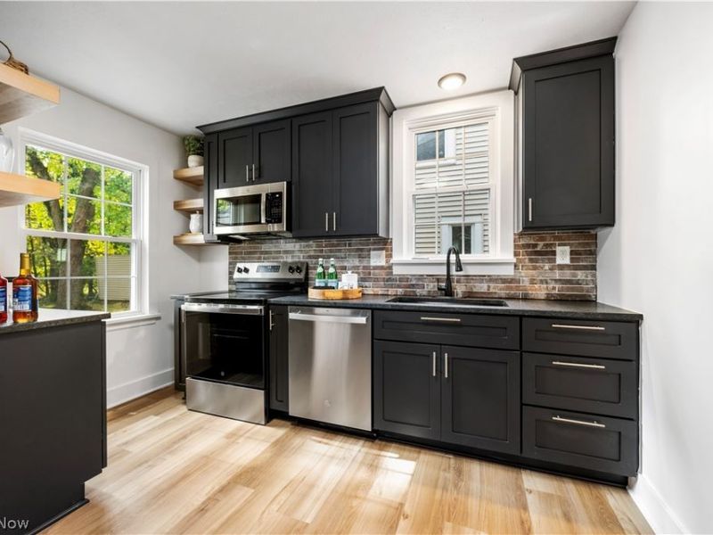 3750 Bainbridge Road, Cleveland Heights, OH 44118 Photo 9