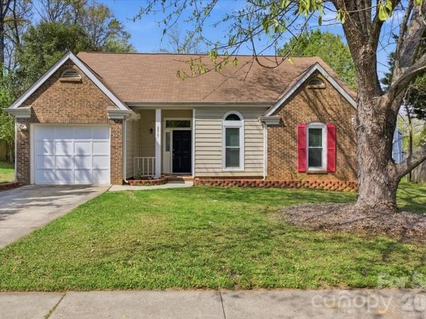 2917 Dellinger Drive, Charlotte, NC 28269