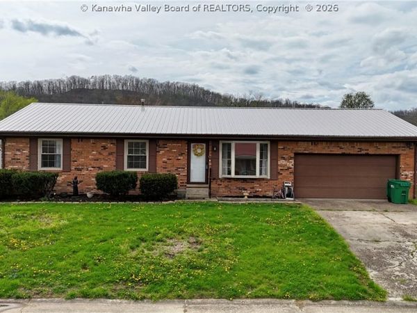 194 Shawnee Estates, Winfield, WV 25213