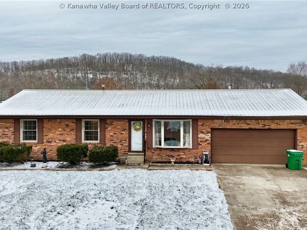 194 Shawnee Estates, Winfield, WV 25213