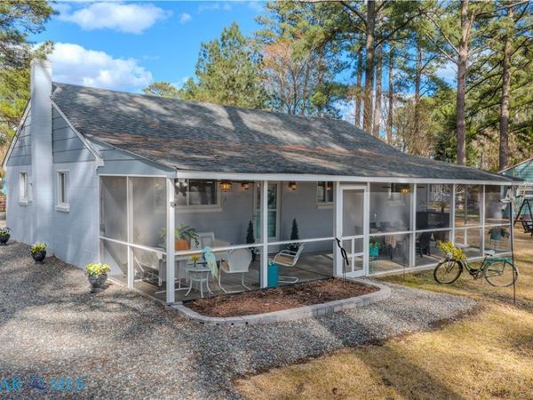 184 Hazelwood Drive , Urbanna, VA 23175