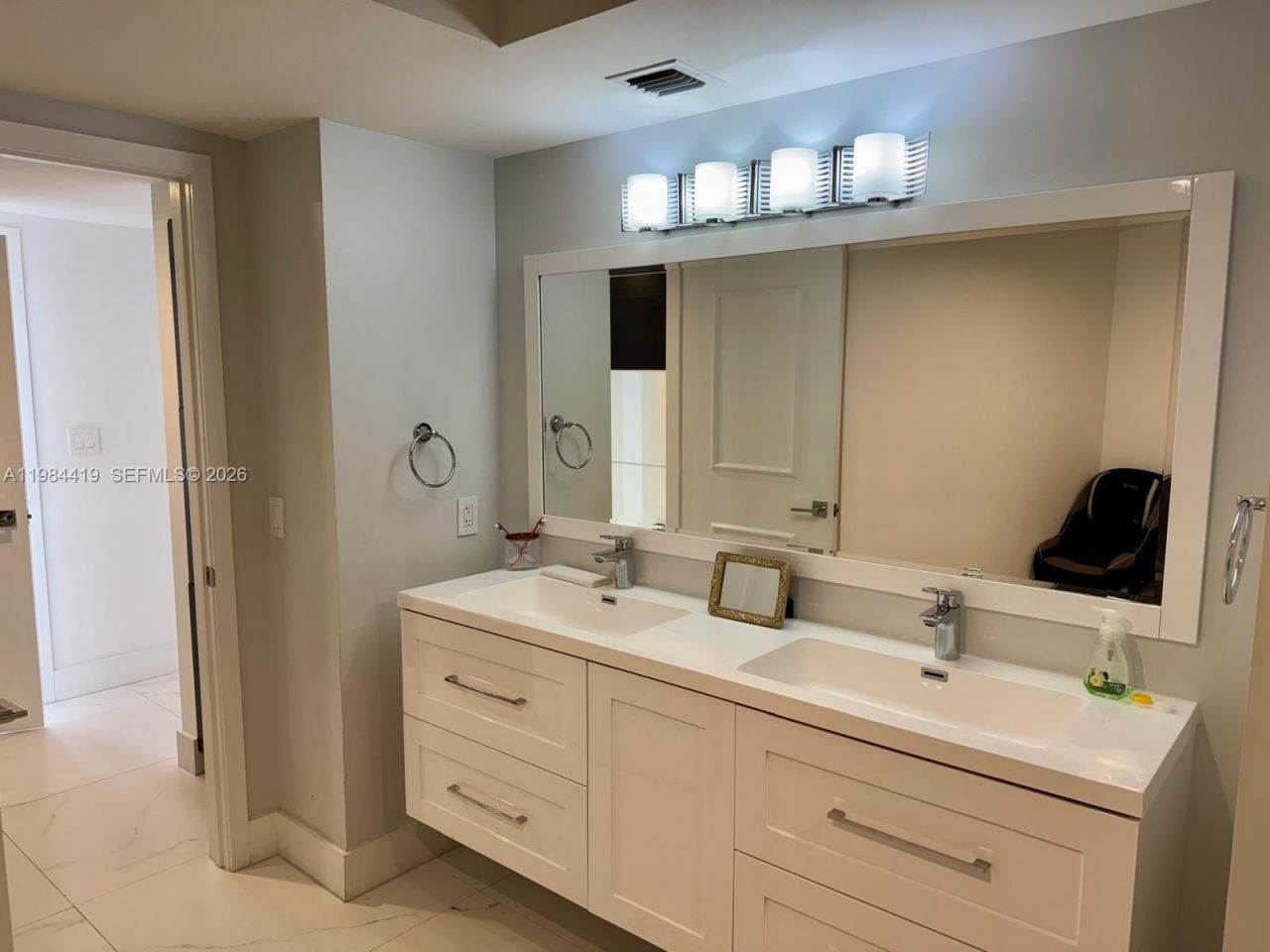 1000 Island Blvd , Unit 1410, Aventura, FL 33160 Photo