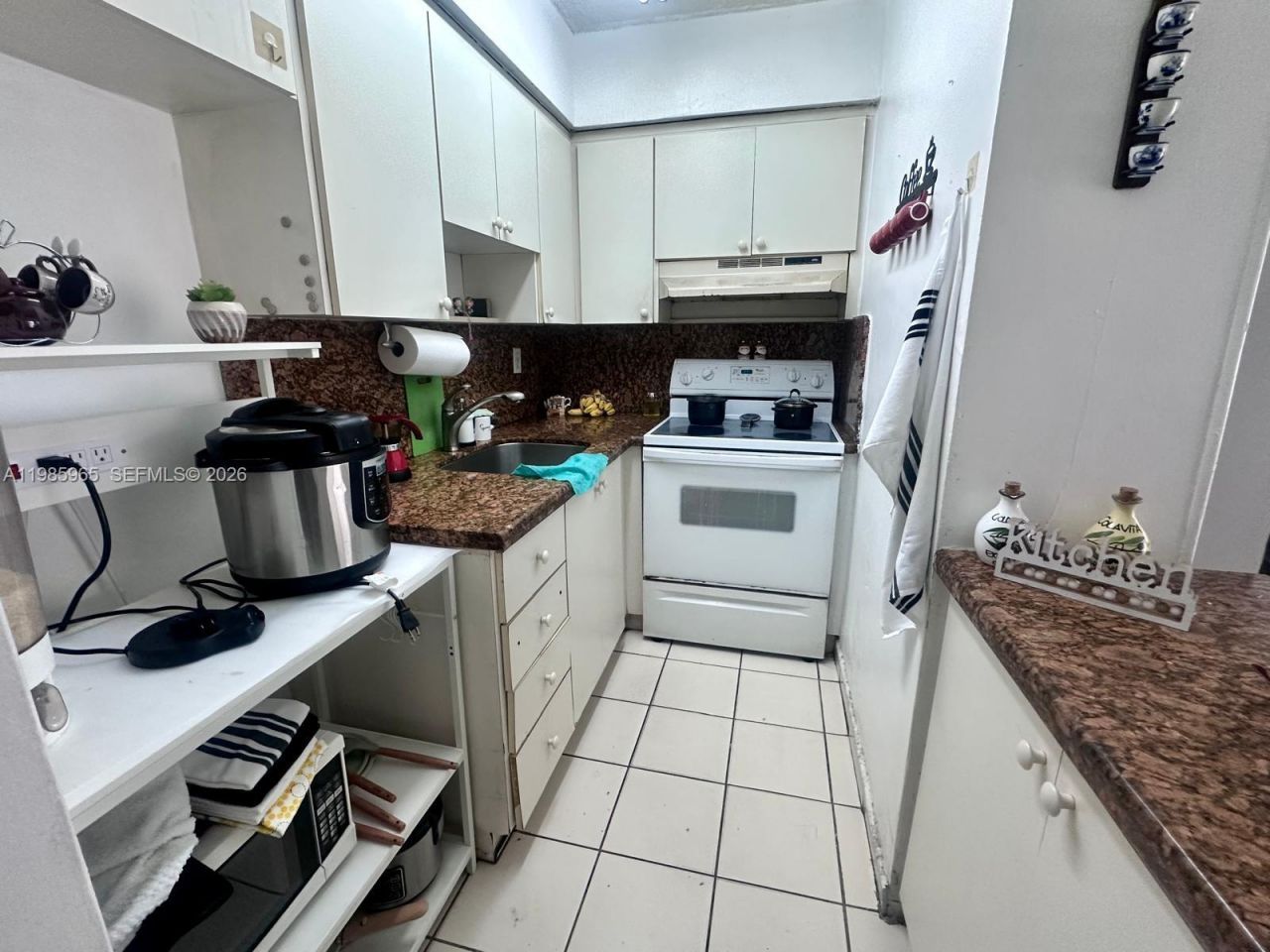 2385 NW 11th St , Unit B16, Miami, FL 33125 Photo