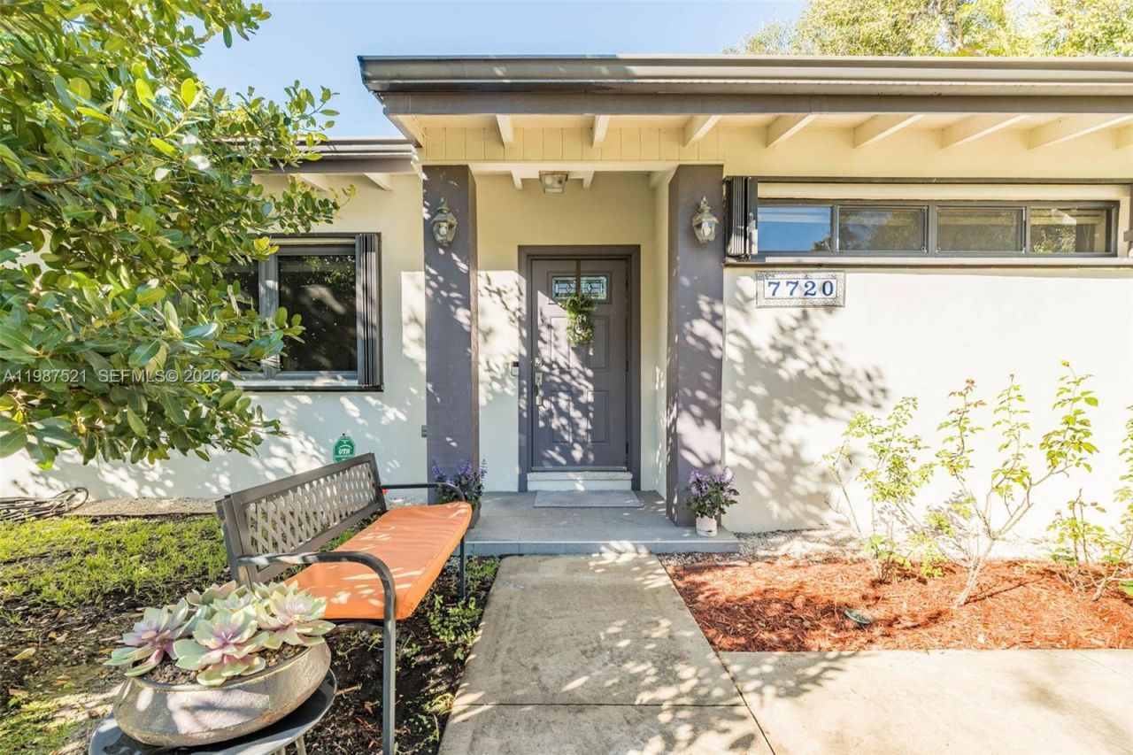 7720 SW 59th Ct, South Miami, FL 33143 Photo