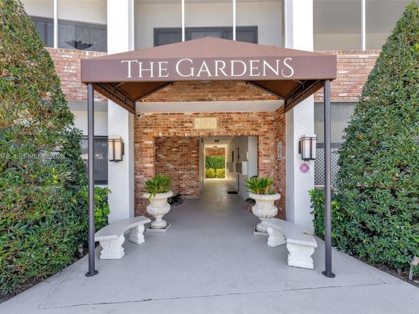 2190 NE 51 Court, Unit 204, Fort Lauderdale, FL 33308