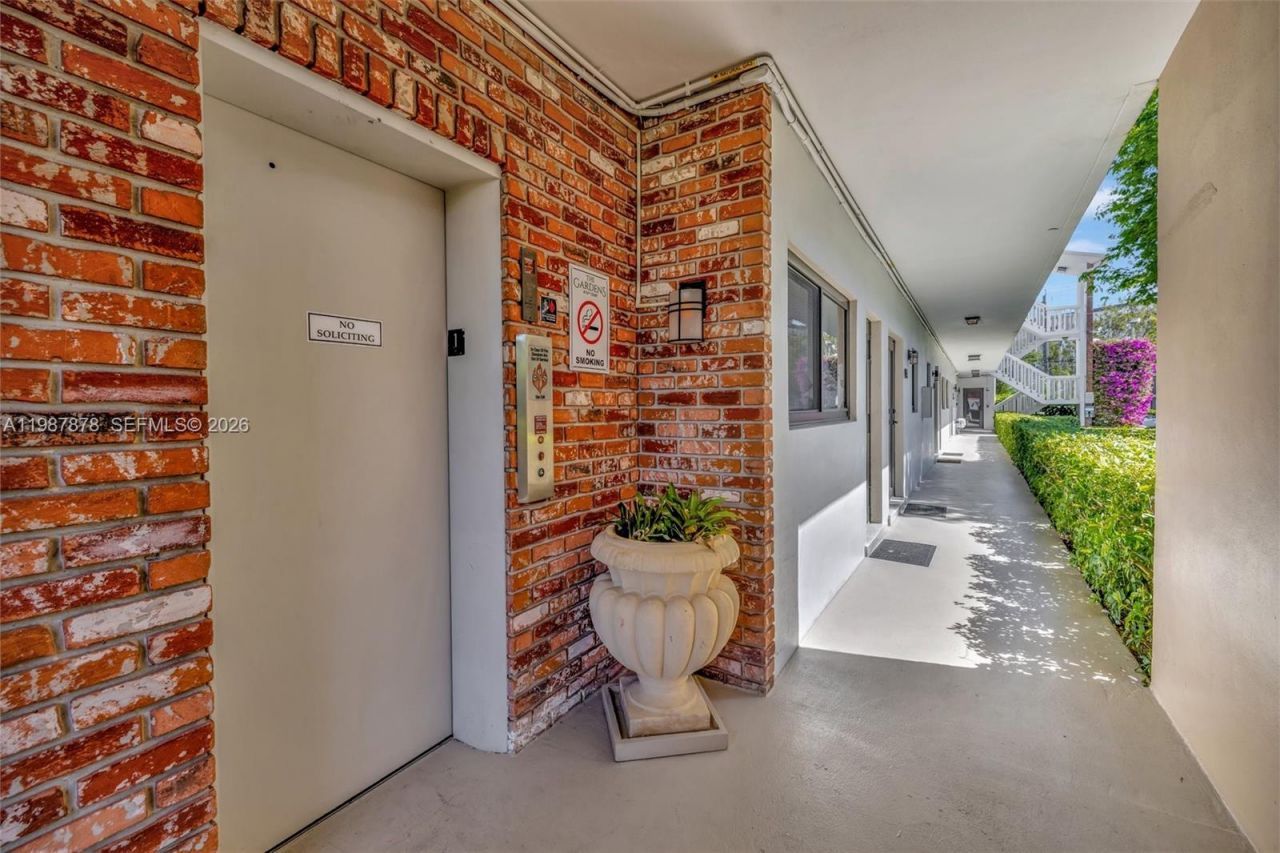 2190 NE 51 Court, Unit 204, Fort Lauderdale, FL 33308 Photo