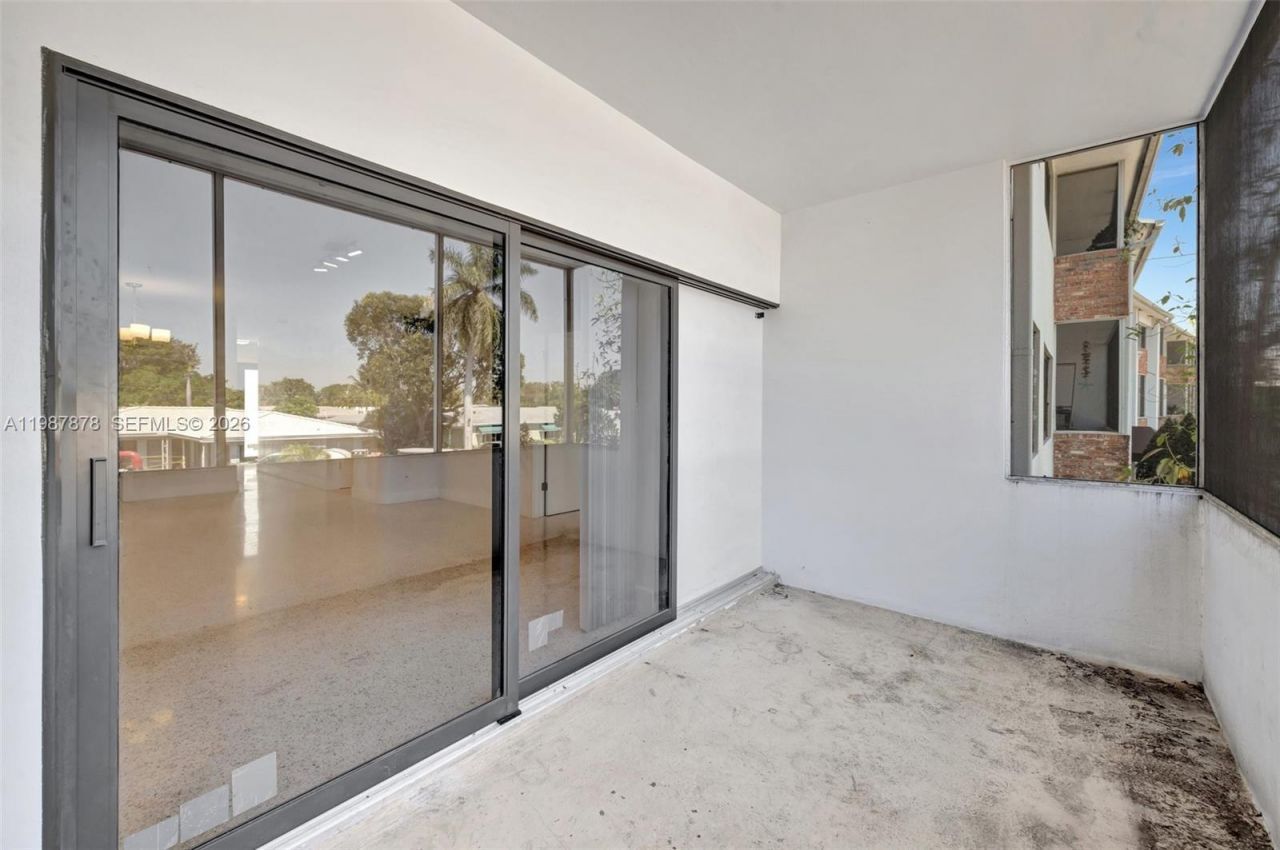 2190 NE 51 Court, Unit 204, Fort Lauderdale, FL 33308 Photo