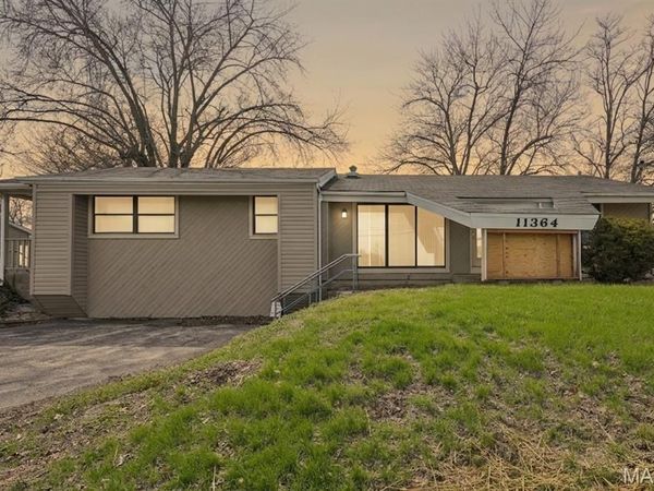 11364 Dorsett Road , Maryland Heights, MO 63043