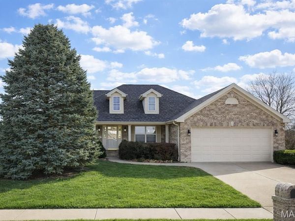 3201 Bear Tracks Drive, Wentzville, MO 63385