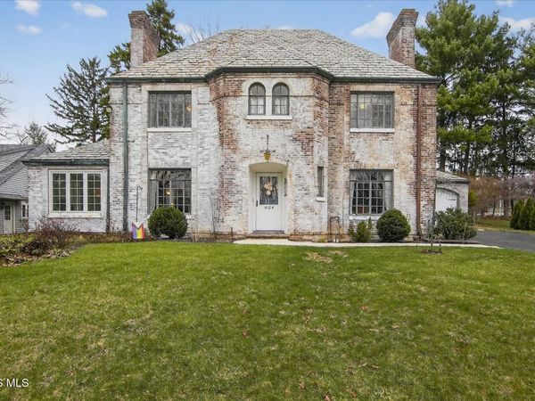 4104 Brookside Road, Ottawa Hills, OH 43606