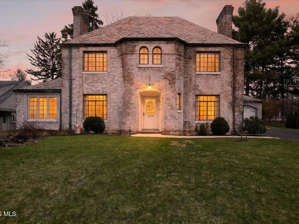 4104 Brookside Road, Ottawa Hills, OH 43606