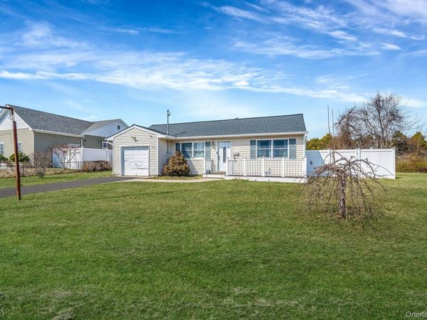 53 Spruce Street , Central Islip, NY 11722