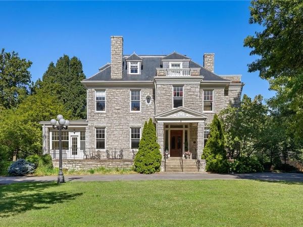 1 Hawthorne Place, Independence, MO 64052