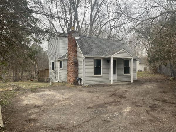 278 E Peterson Drive, Brighton, MI 48114