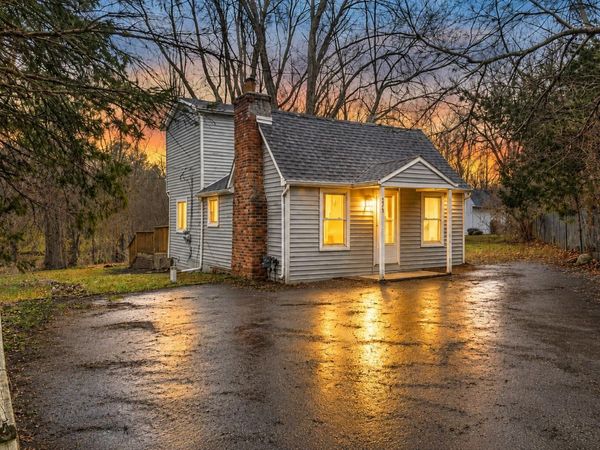 278 E Peterson Drive, Brighton, MI 48114