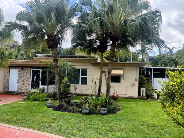 2424 Grant Street, Unit B, Hollywood, FL 33020