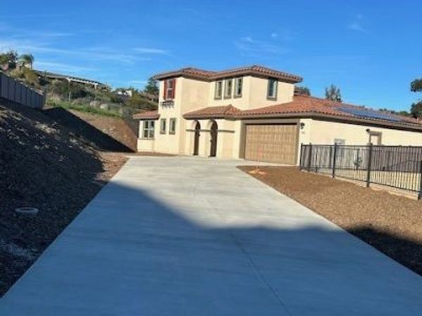 1361 N Amanda Glen N, Escondido, CA 92029