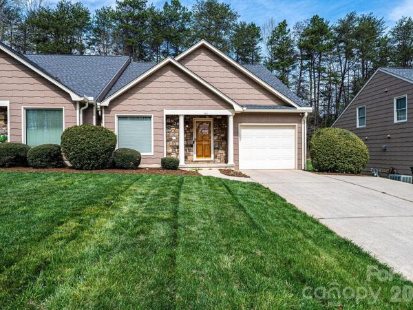 142 39th Avenue Court NW, Hickory, NC 28601