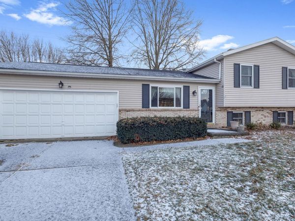 521 Hemlock Place , Newark, OH 43055
