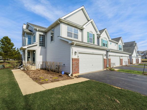 1267 Appaloosa Way , Bartlett, IL 60103