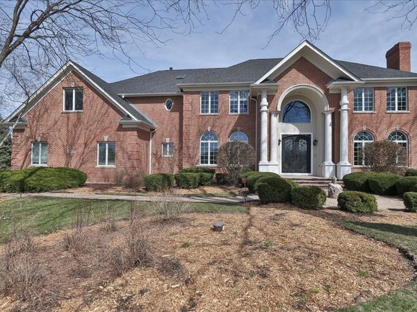 5N523 E Lakeview Circle, St. Charles, IL 60175
