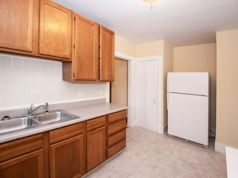 3710 Glenmore Avenue, Cheviot, OH 45211 Photo 9