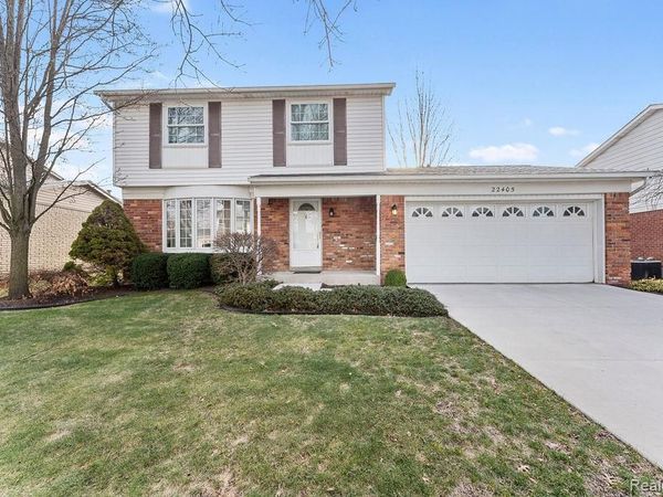 22405 Foxcroft Street, Woodhaven, MI 48183