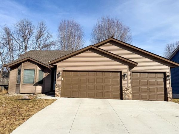4453 Helena Road N, Oakdale, MN 55128