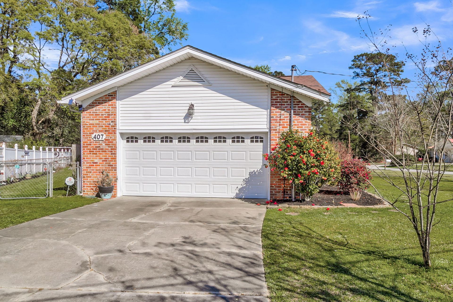 407 Rose Lane Photo 32