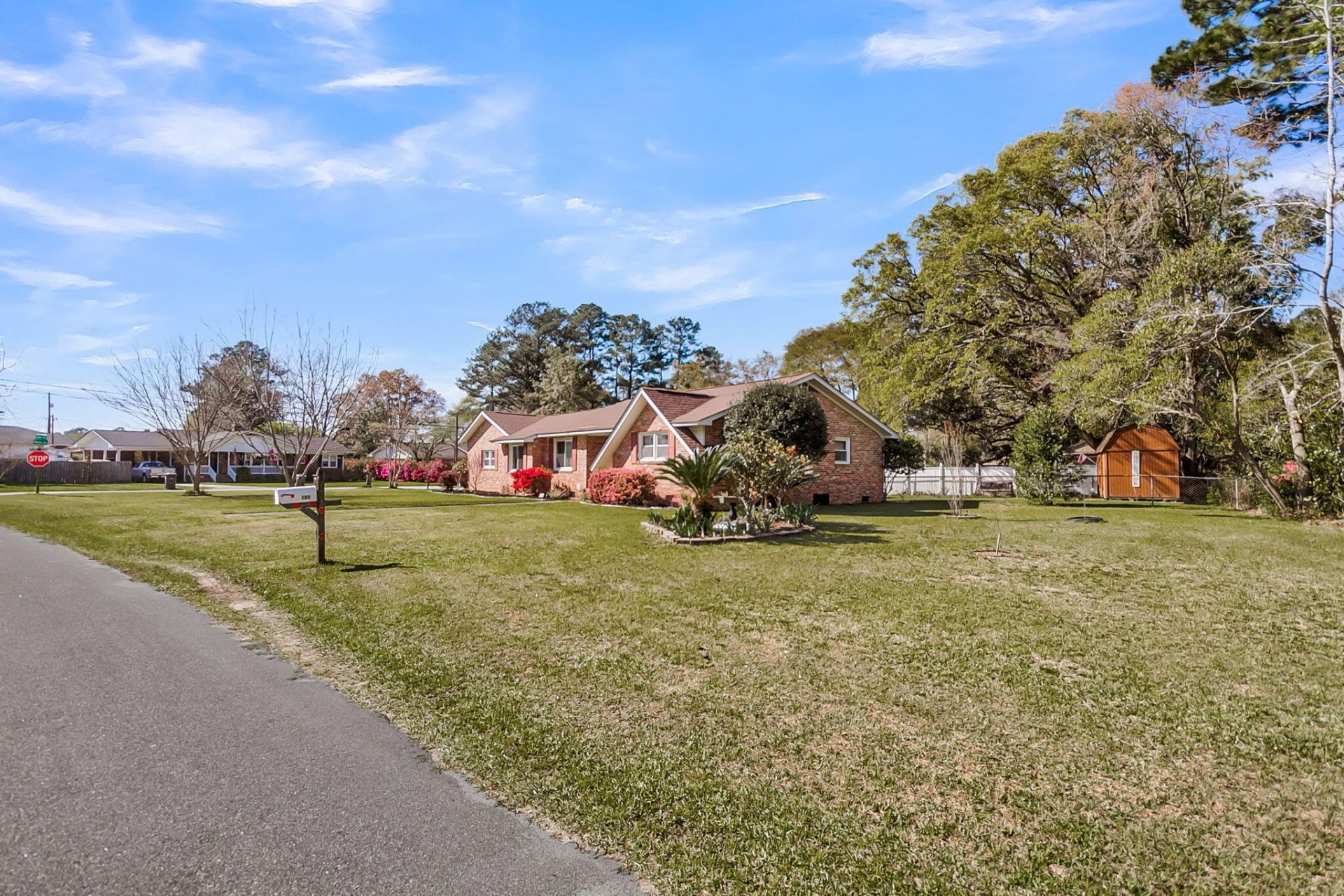 407 Rose Lane Photo 32