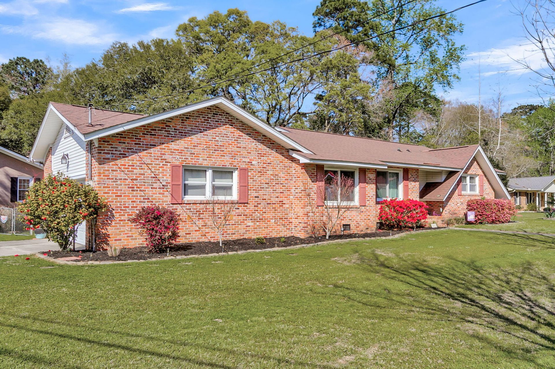 407 Rose Lane Photo 34