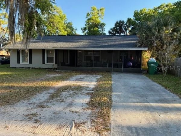 1124 E GRANT AVENUE, MOUNT DORA, FL 32757