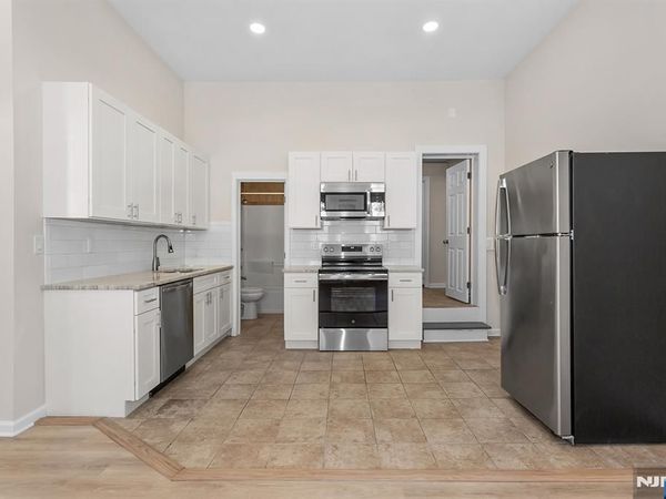 129 Main Street, BLOOMINGDALE, NJ 07403