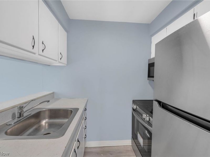 14567 Madison Avenue, Unit 707, Lakewood, OH 44107 Photo 3