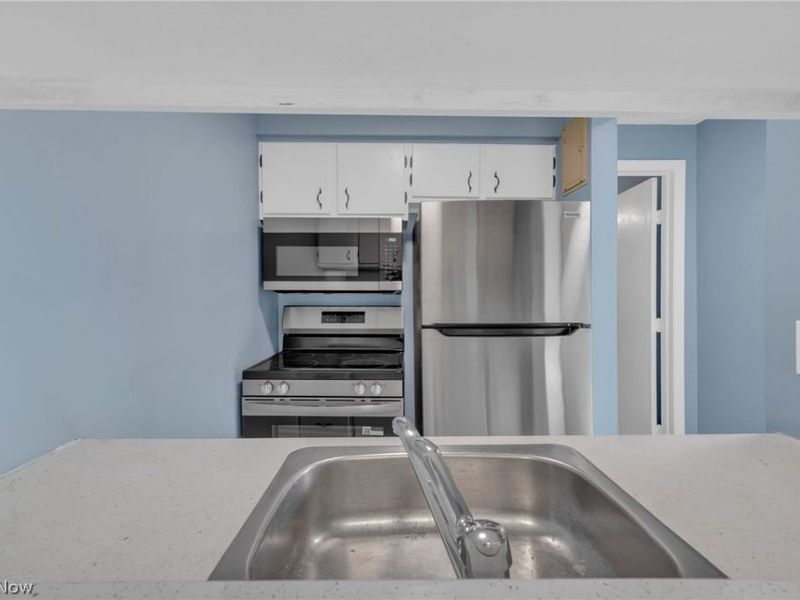 14567 Madison Avenue, Unit 707, Lakewood, OH 44107 Photo 4