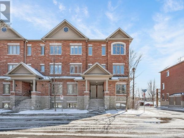 602 Danaca Private, Ottawa, ON K1K2V7