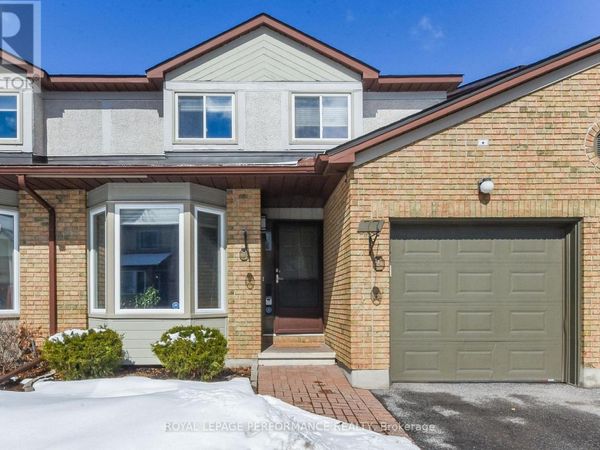 77 Versailles Private, Ottawa, ON K1V0M3