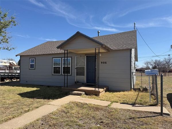 906 N Jackson Street, Altus, OK 73521