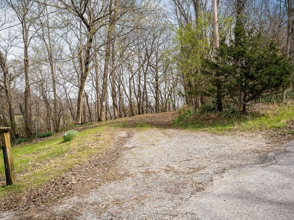 303 E Hill Rd , Gainesboro, TN 38562