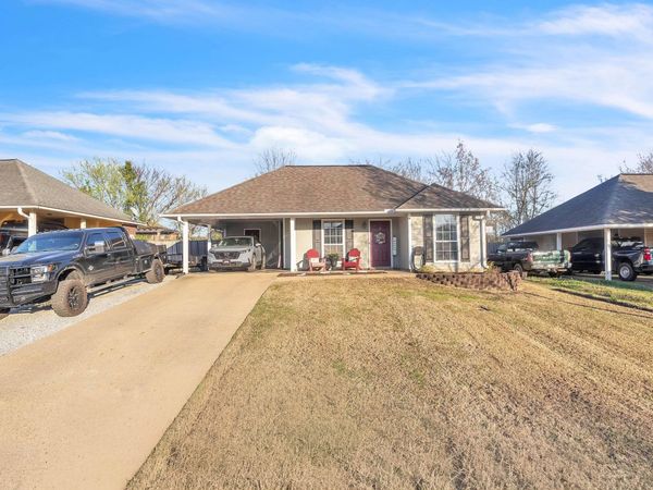 110 Tomlinson Dr, Starkville, MS 39759