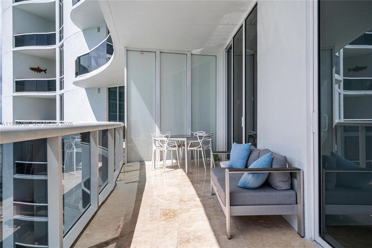 16001 Collins Ave , Unit 3002, Sunny Isles Beach, FL 33160 Photo