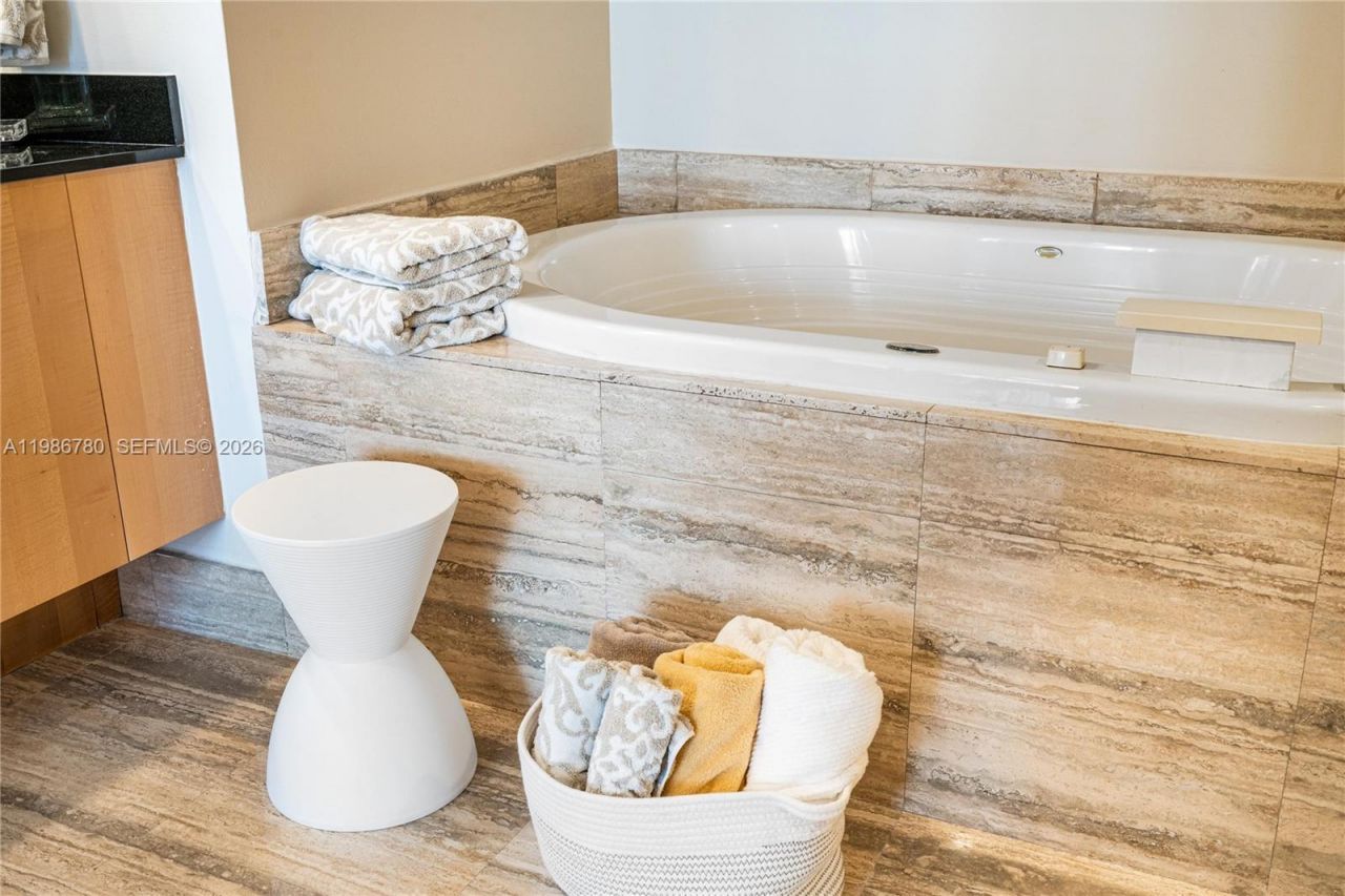 16001 Collins Ave , Unit 3002, Sunny Isles Beach, FL 33160 Photo