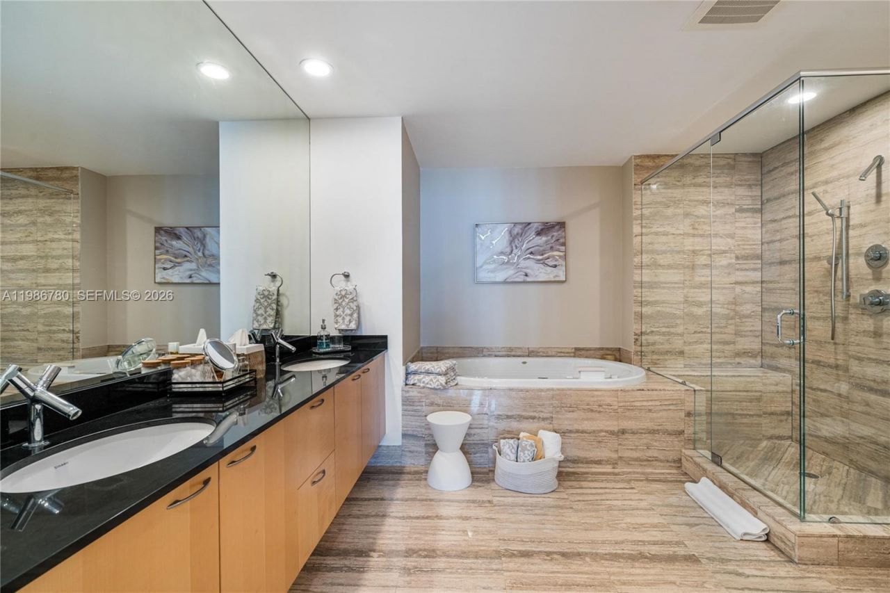 16001 Collins Ave , Unit 3002, Sunny Isles Beach, FL 33160 Photo