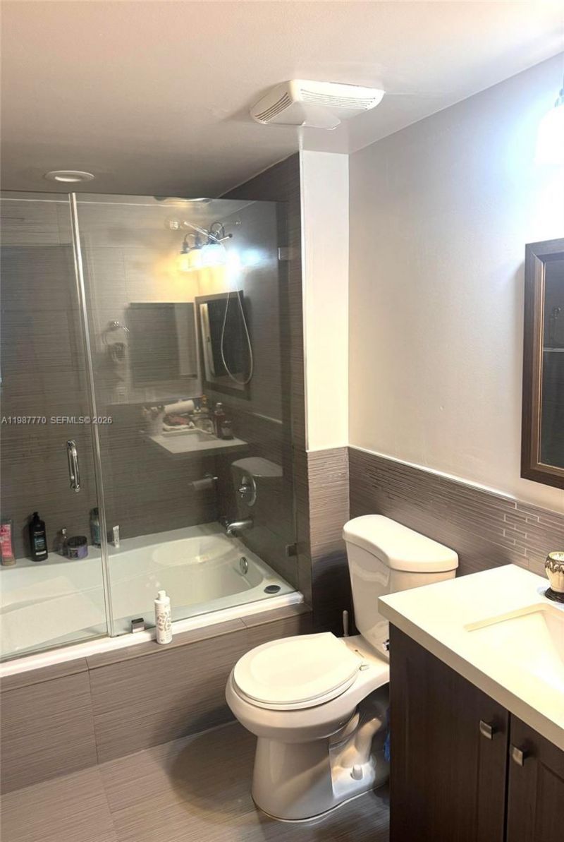1155 Brickell Bay Dr, Unit 1008, Miami, FL 33131 Photo