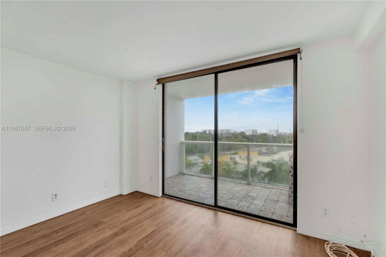 13499 Biscayne Blvd, Unit 613, North Miami, FL 33181 Photo