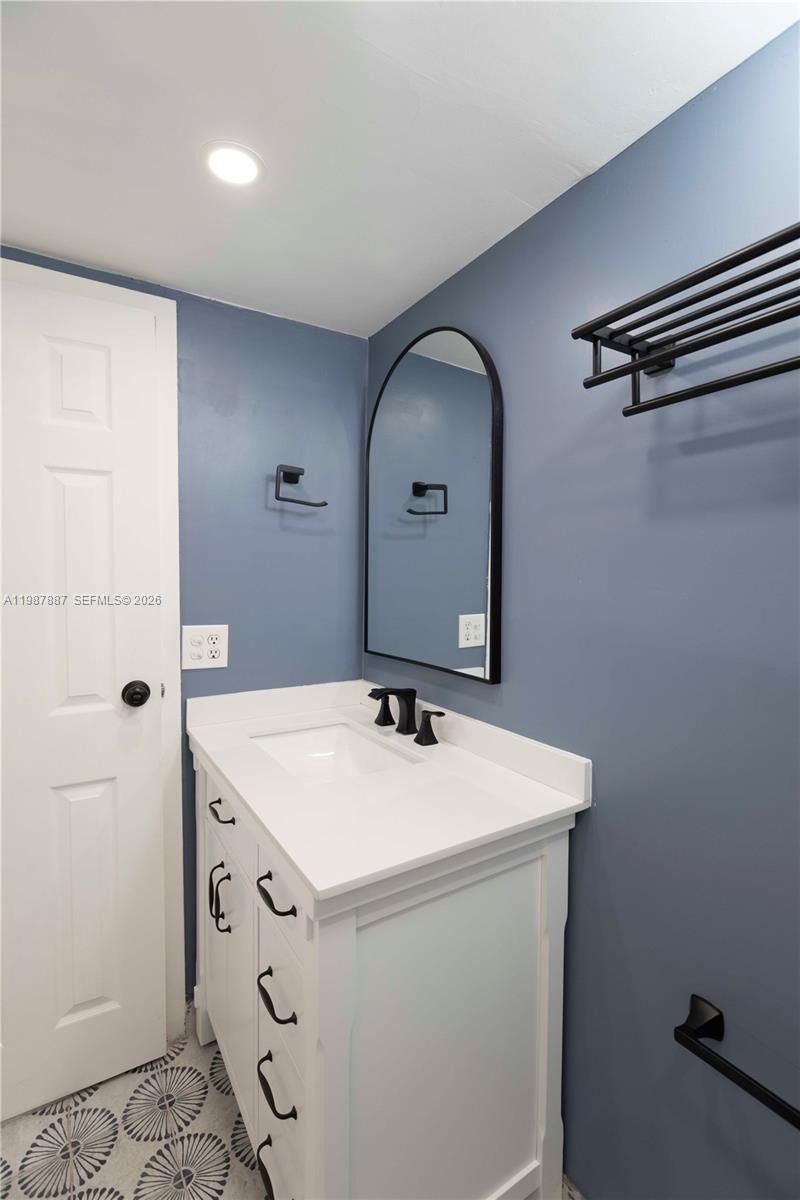 13499 Biscayne Blvd, Unit 613, North Miami, FL 33181 Photo