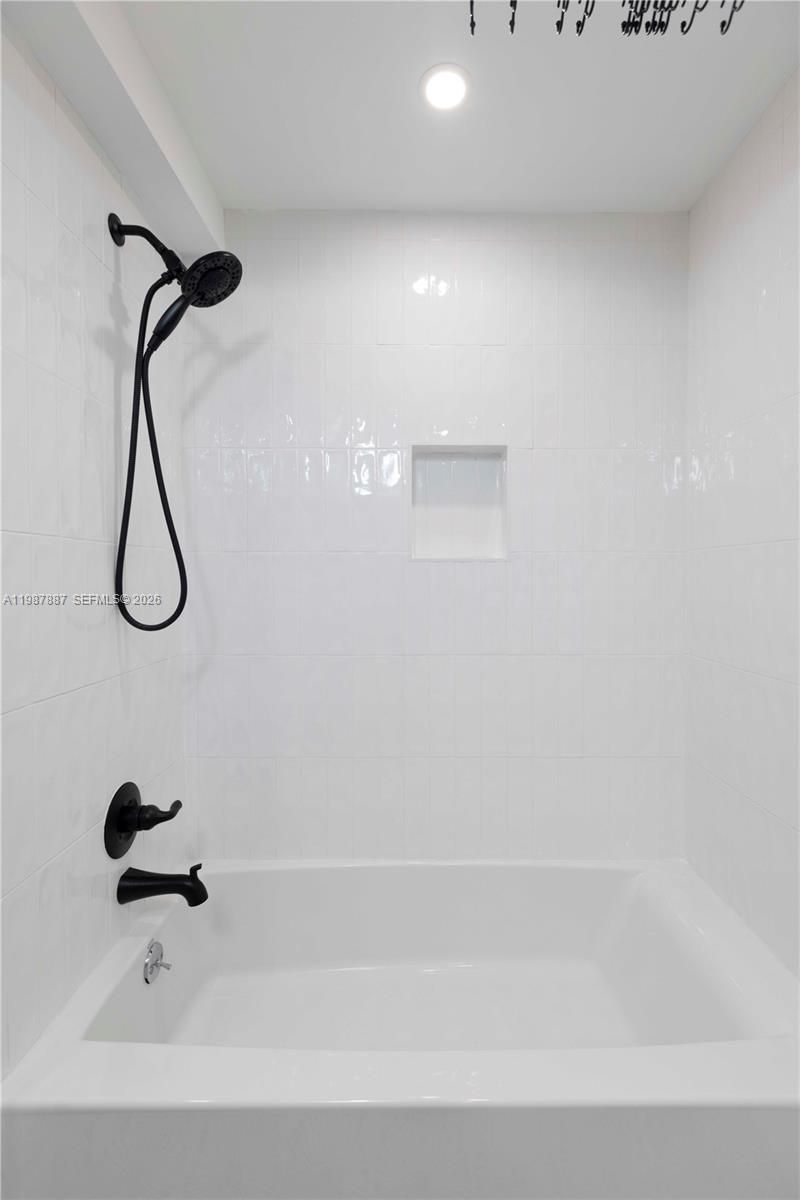 13499 Biscayne Blvd, Unit 613, North Miami, FL 33181 Photo