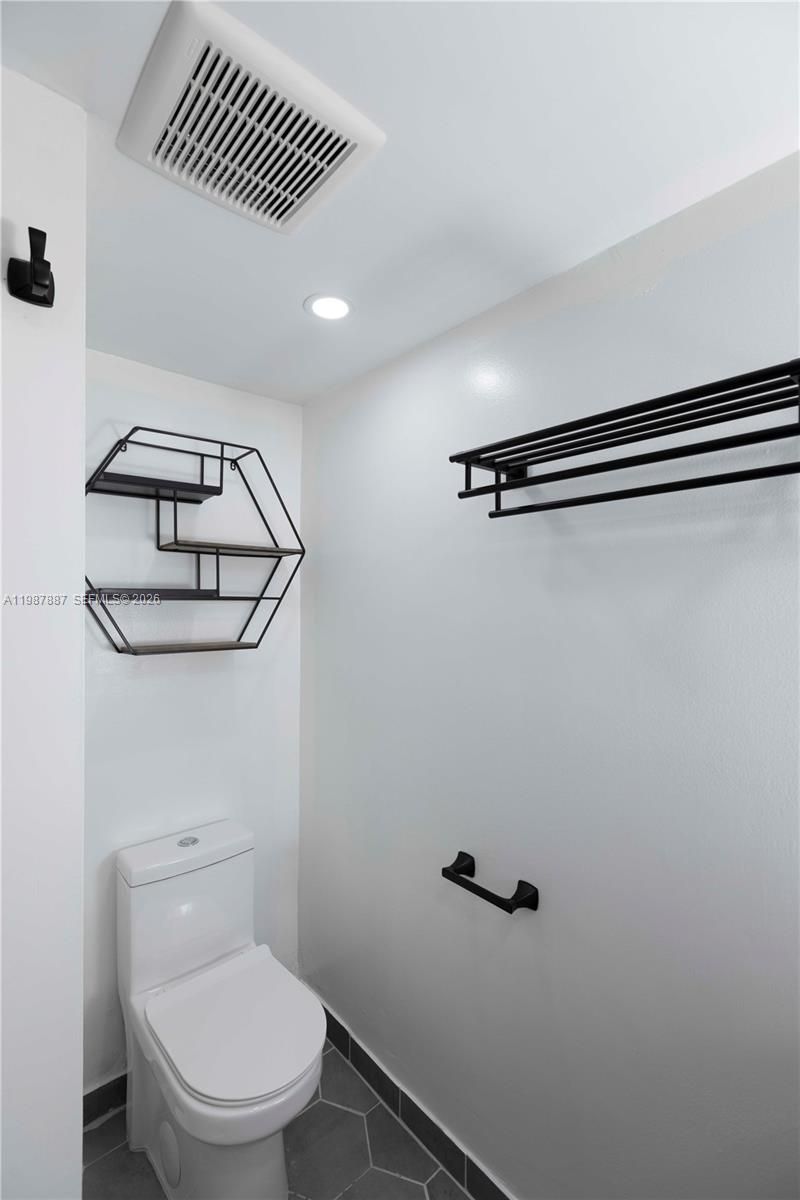 13499 Biscayne Blvd, Unit 613, North Miami, FL 33181 Photo