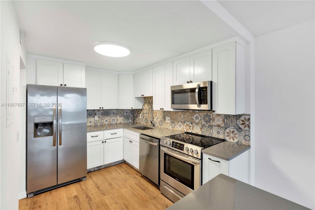 13499 Biscayne Blvd, Unit 613, North Miami, FL 33181 Photo