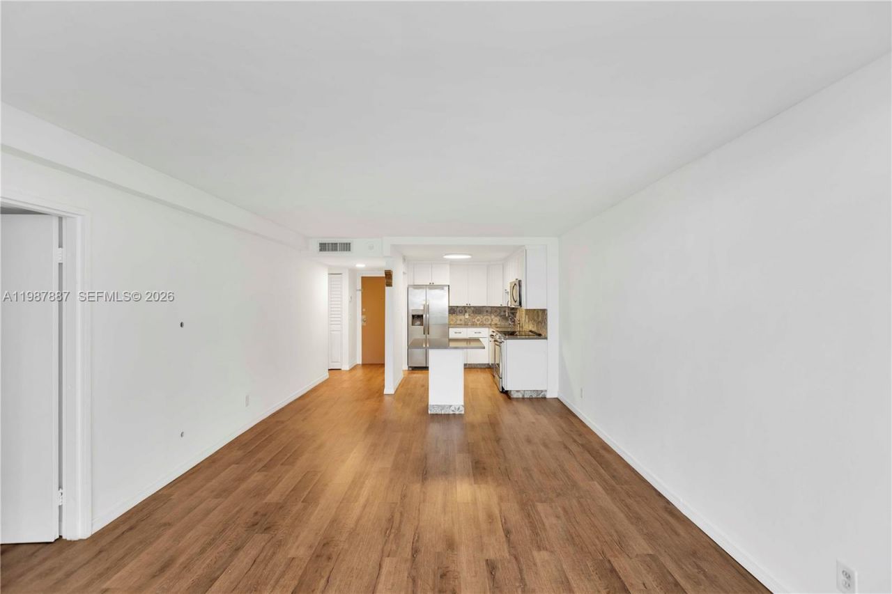 13499 Biscayne Blvd , Unit 613, North Miami, FL 33181 Photo